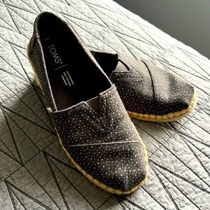 TOMS women’s espadrille flats
